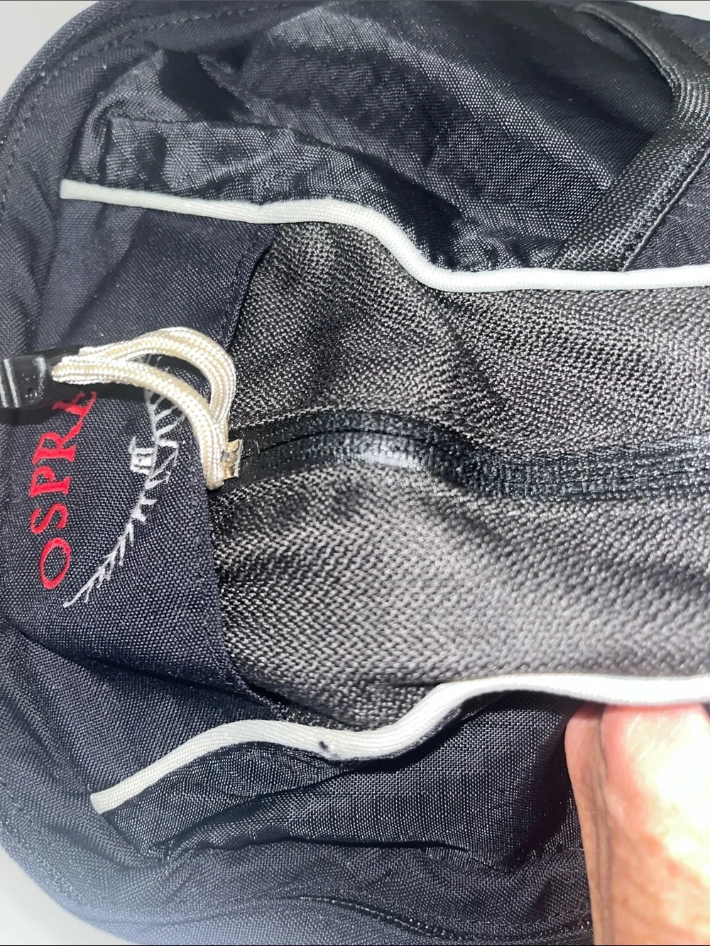 OSPREY sleek black